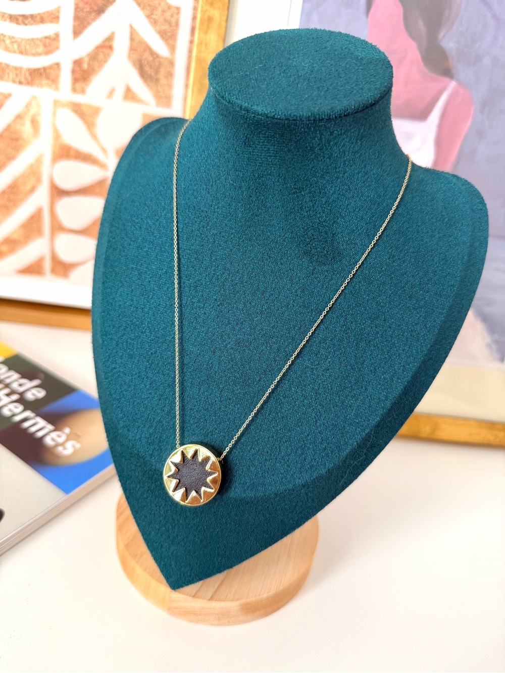 House of Harlow 1960 Gold Sunburst Pendant Necklace in Black
